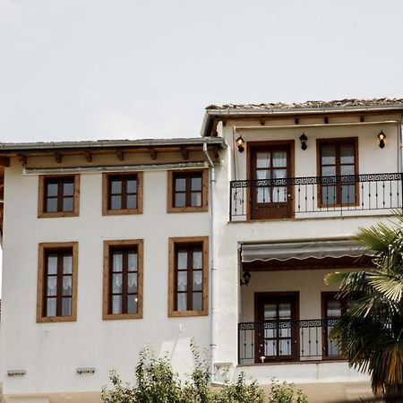 Hotel Sarajet 1821 Gjirokastër 外观 照片