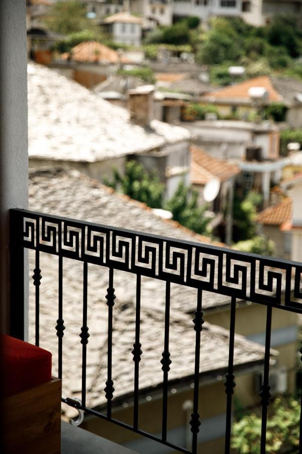Hotel Sarajet 1821 Gjirokastër 外观 照片
