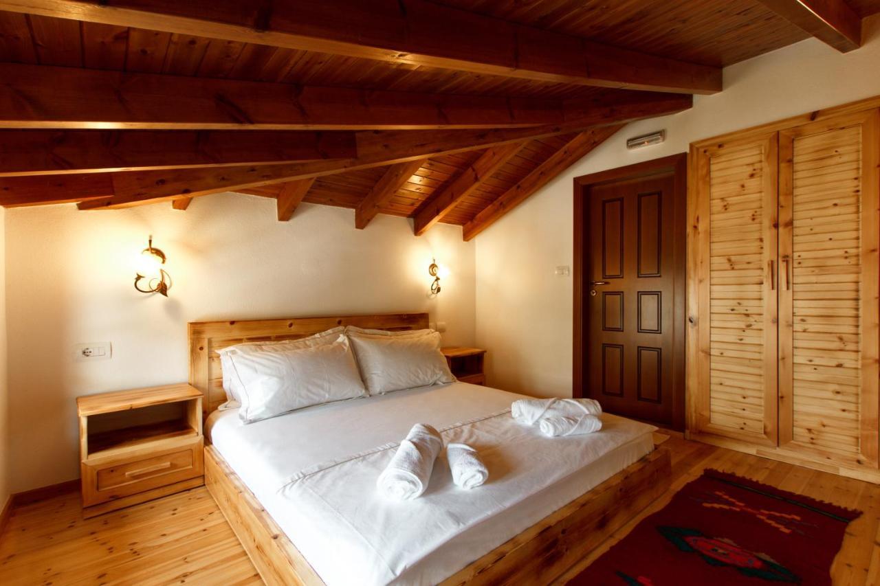 Hotel Sarajet 1821 Gjirokastër 外观 照片