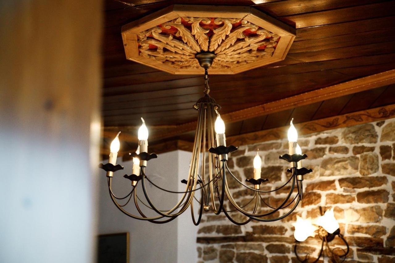 Hotel Sarajet 1821 Gjirokastër 外观 照片