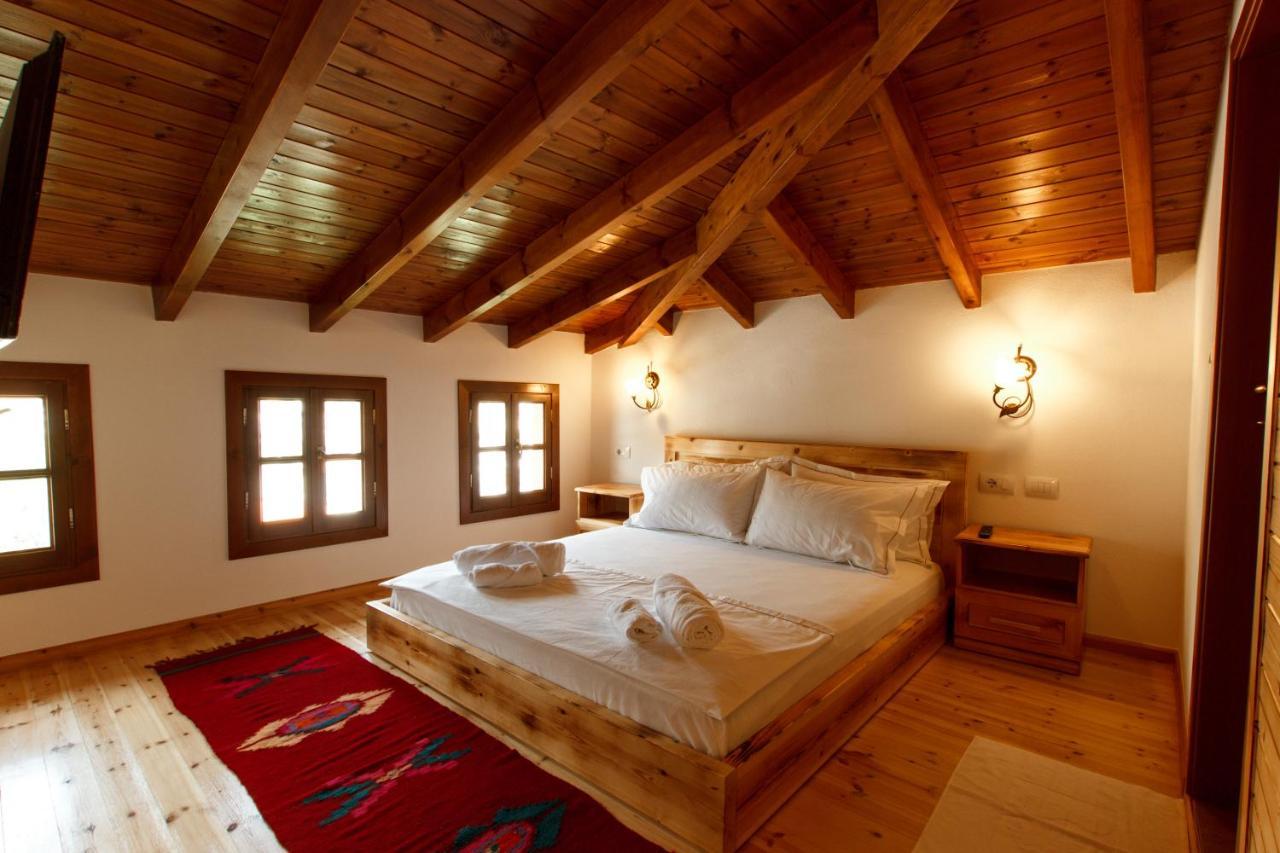 Hotel Sarajet 1821 Gjirokastër 外观 照片