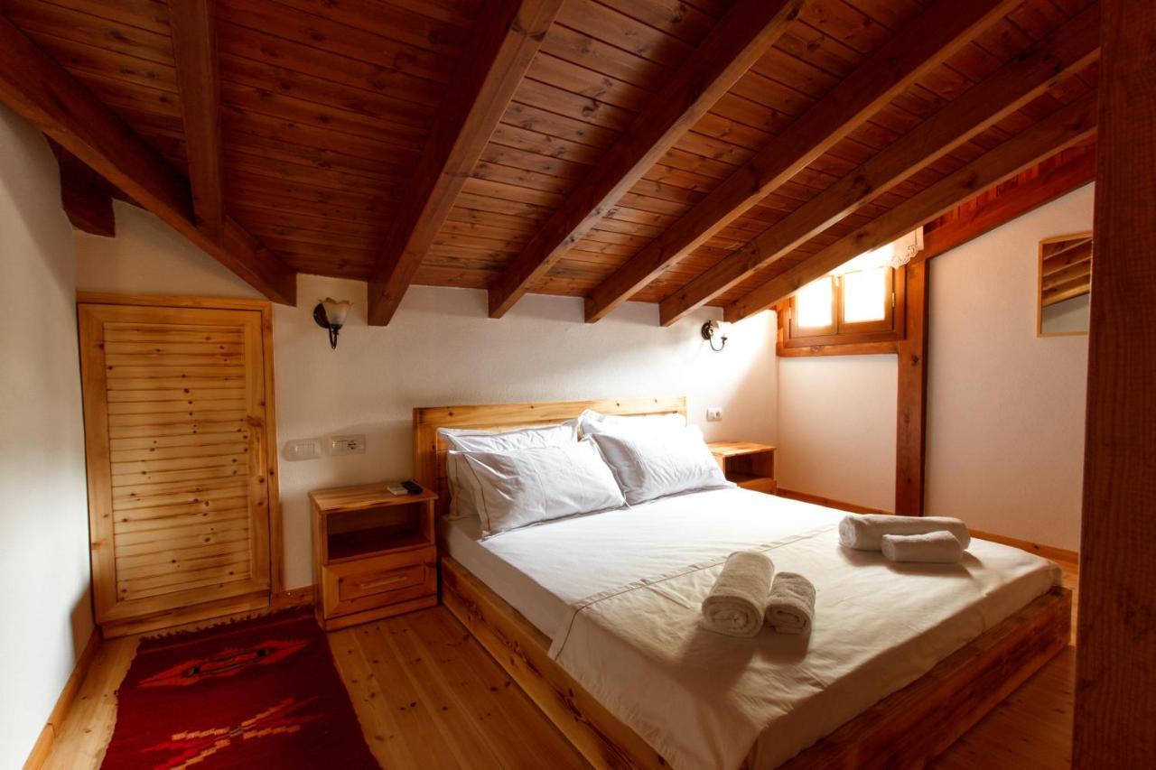 Hotel Sarajet 1821 Gjirokastër 外观 照片