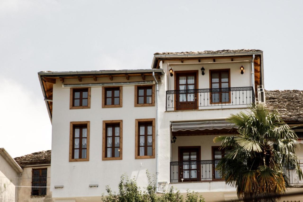 Hotel Sarajet 1821 Gjirokastër 外观 照片