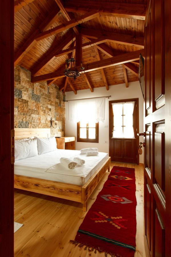 Hotel Sarajet 1821 Gjirokastër 外观 照片