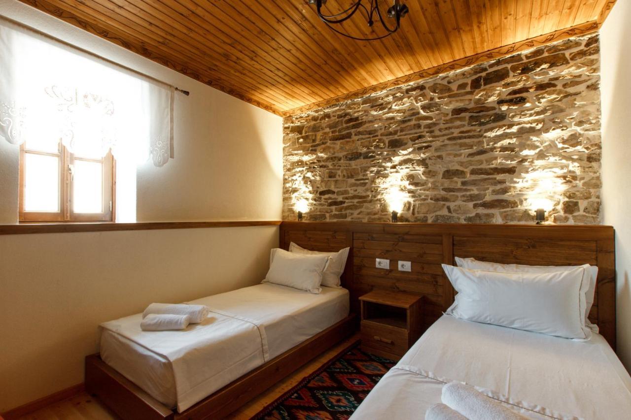 Hotel Sarajet 1821 Gjirokastër 外观 照片