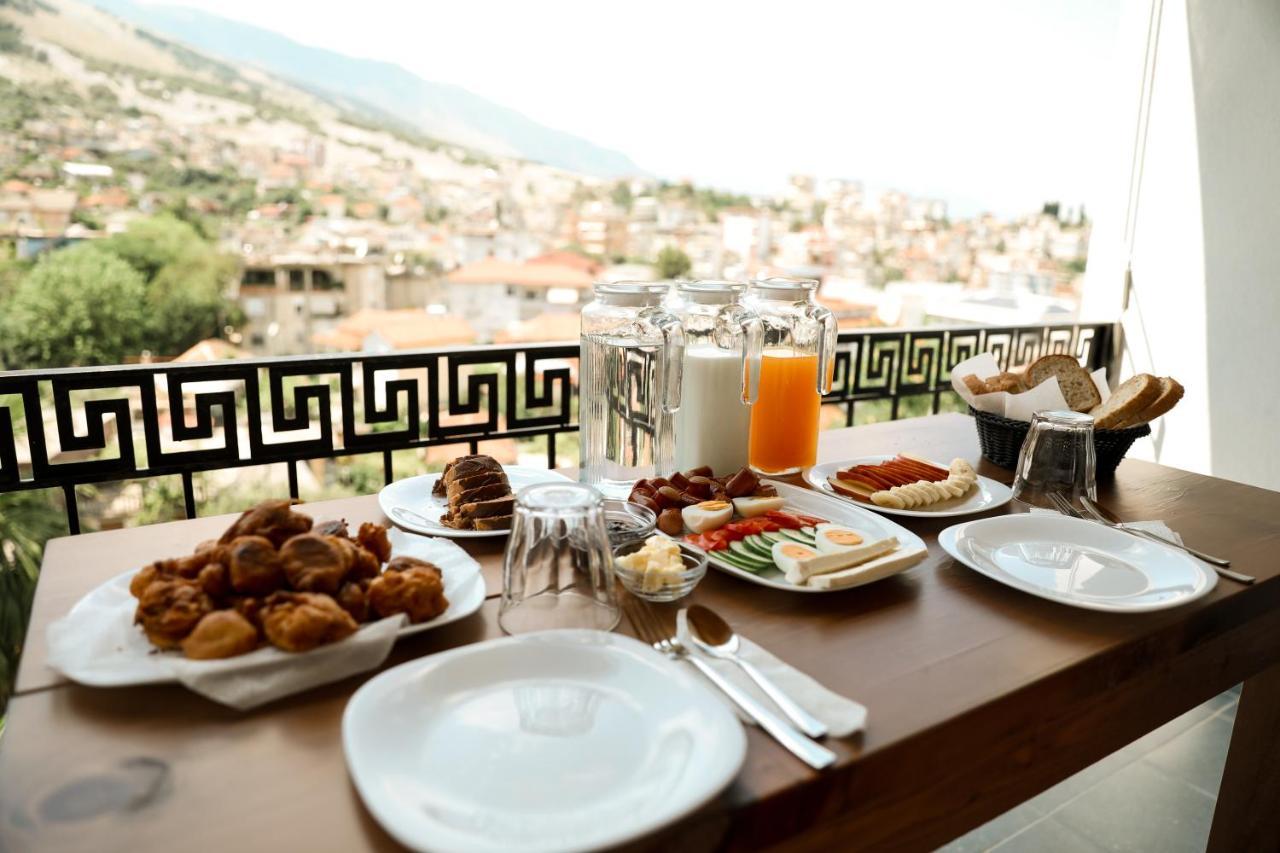 Hotel Sarajet 1821 Gjirokastër 外观 照片