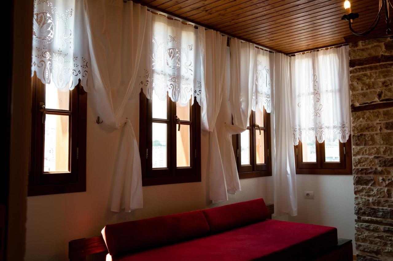 Hotel Sarajet 1821 Gjirokastër 外观 照片