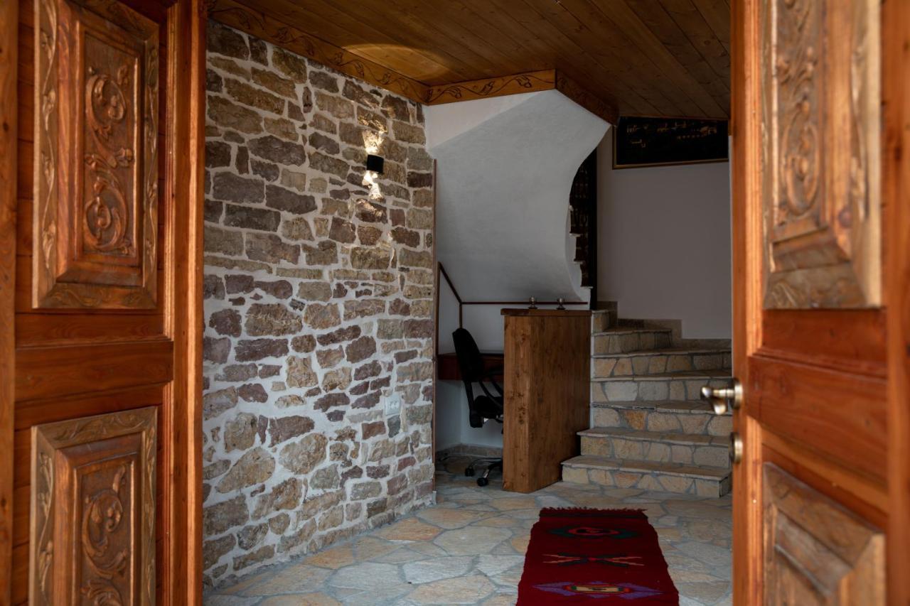 Hotel Sarajet 1821 Gjirokastër 外观 照片